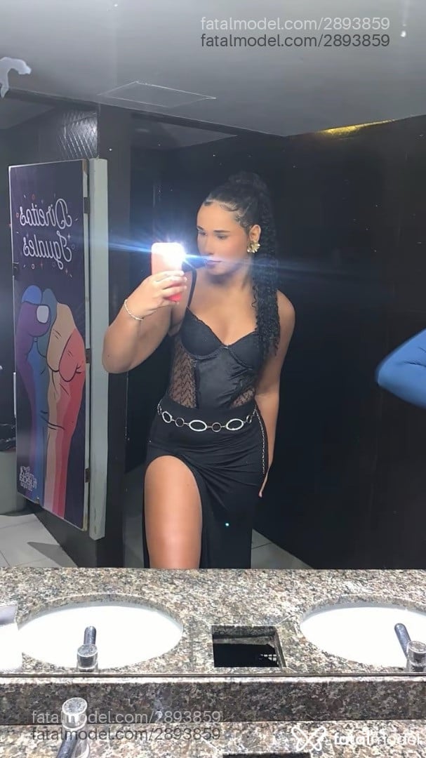 Acompanhante mulher trans morena (o) de olhos castanhos em Rio de Janeiro - Luiza Carla