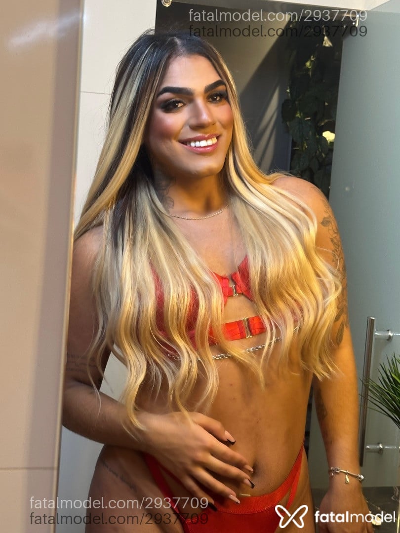 Acompanhante mulher trans loira (o) de olhos pretos - Dany Felix Acompanhante mulher trans loira (o) de olhos pretos - Dany Felix