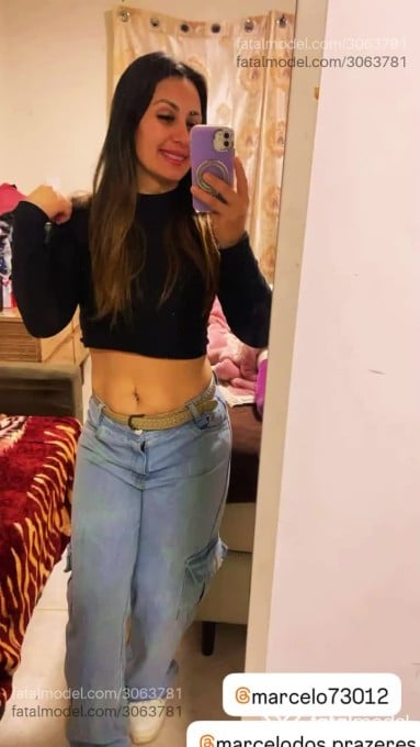 Acompanhante mulher com cabelo castanho de olhos castanhos - Malevola