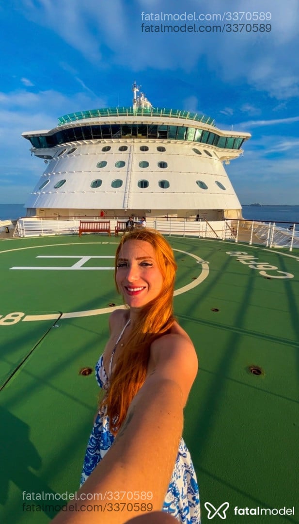 Acompanhante mulher ruiva (o) de olhos castanhos - Amber