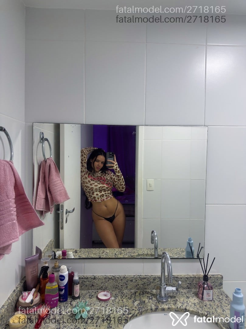 Acompanhante mulher morena (o) de olhos castanhos em Rio de Janeiro - Rebeca Gomes