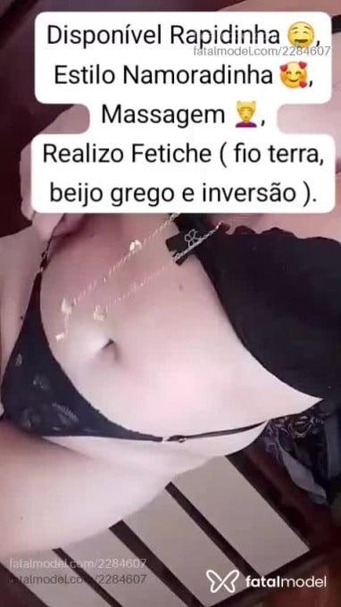 Acompanhante mulher morena (o) de olhos castanhos - Flor Acompanhante mulher morena (o) de olhos castanhos - Flor