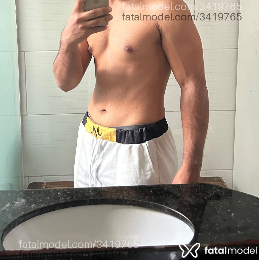 Acompanhante homem com cabelo castanho de olhos castanhos em Angra dos Reis - Junior