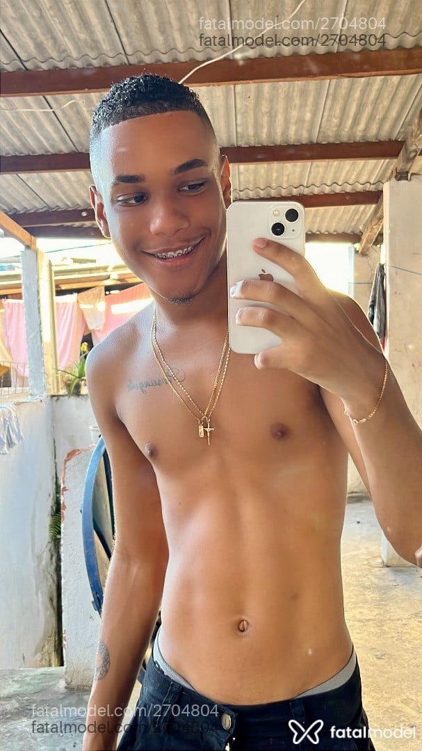 Acompanhante homem com cabelo grisalho de olhos pretos em Maceió - Ruan Riquelme