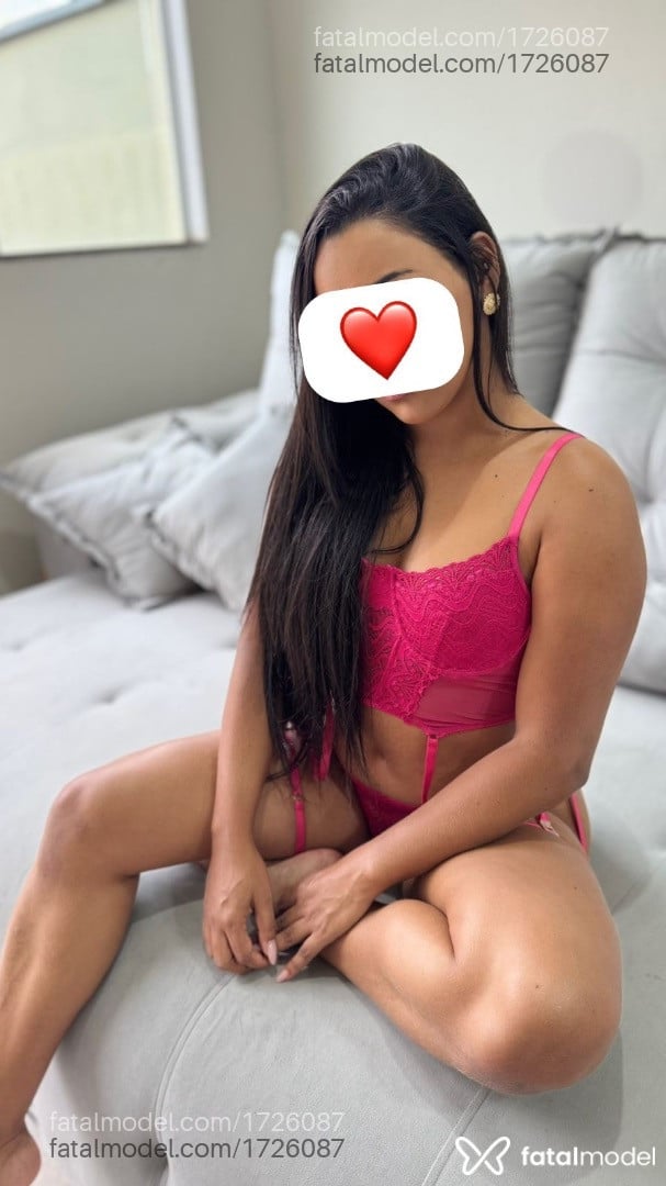 Acompanhante mulher com cabelo castanho de olhos castanhos - Karol Acompanhante mulher com cabelo castanho de olhos castanhos - Karol