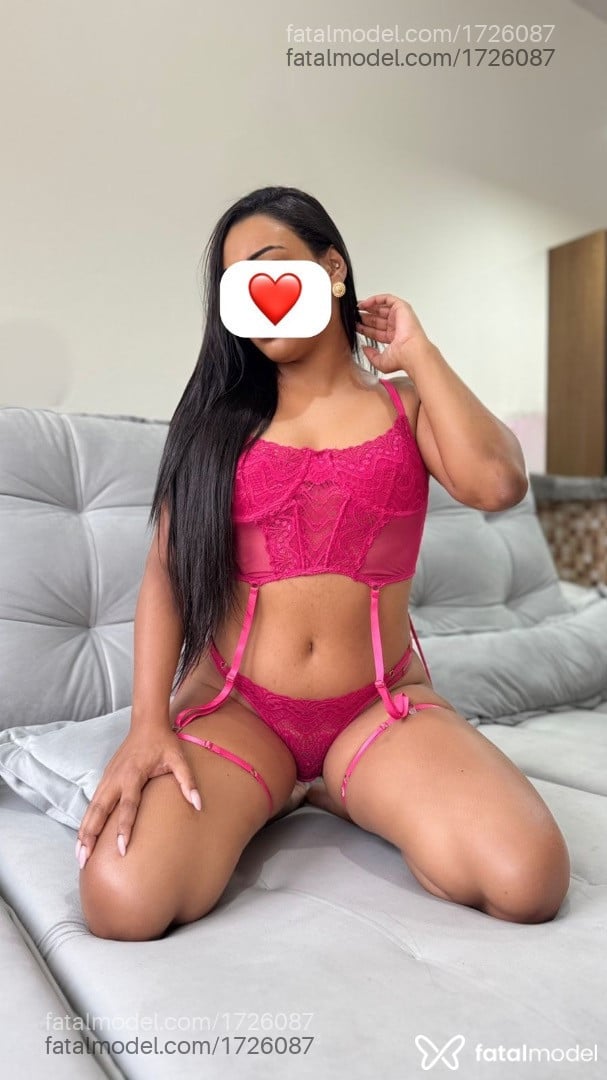 Acompanhante mulher com cabelo castanho de olhos castanhos - Karol Acompanhante mulher com cabelo castanho de olhos castanhos - Karol