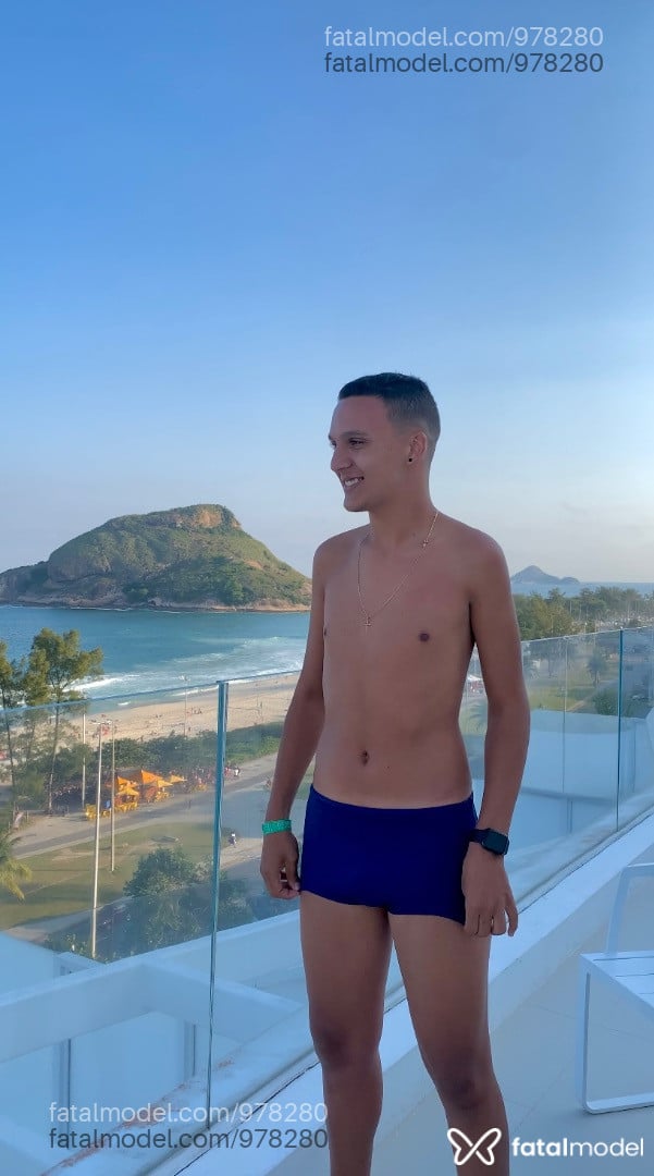 Acompanhante homem morena (o) de olhos castanhos em Sete Lagoas - Breno