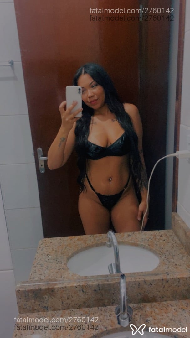 Acompanhante mulher morena (o) de olhos verdes em Varginha - Karen