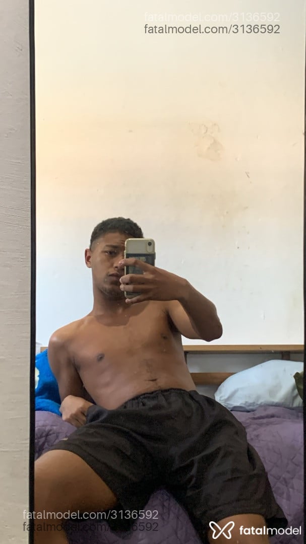 Acompanhante homem com cabelo colorido de olhos castanhos em São José dos Campos - Sebastian Santos