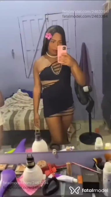 Acompanhante mulher trans morena (o) de olhos pretos - Melissa