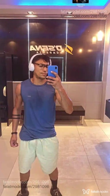 Acompanhante homem morena (o) de olhos mel - Sanches Acompanhante homem morena (o) de olhos mel - Sanches