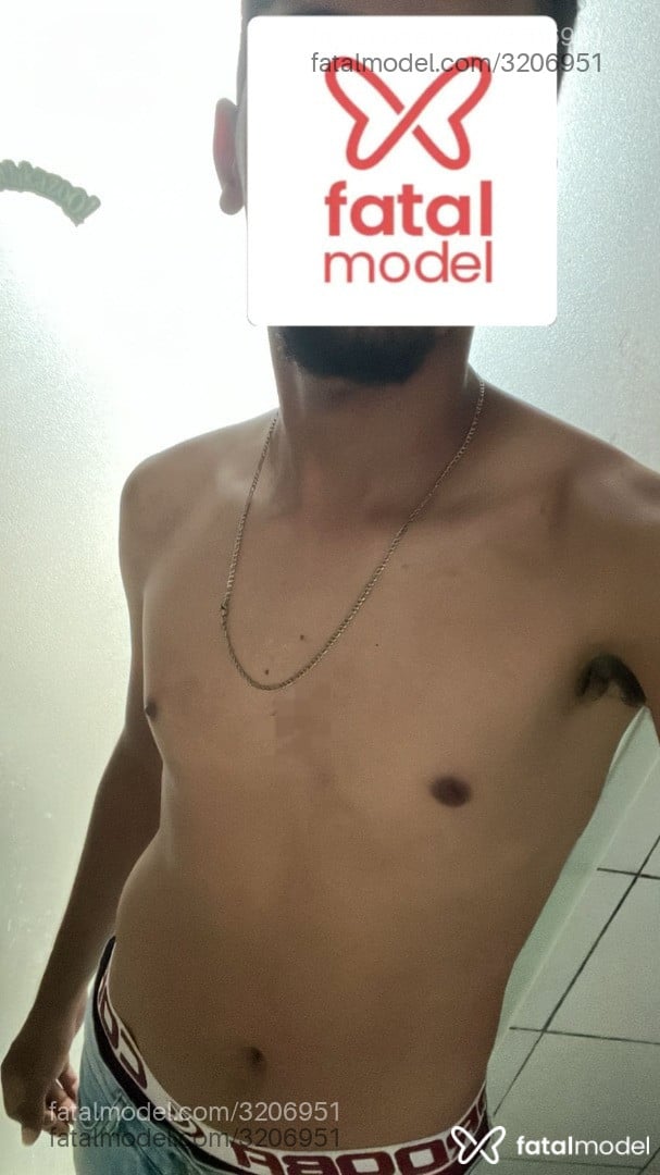 Acompanhante homem morena (o) de olhos castanhos - Léo Acompanhante homem morena (o) de olhos castanhos - Léo