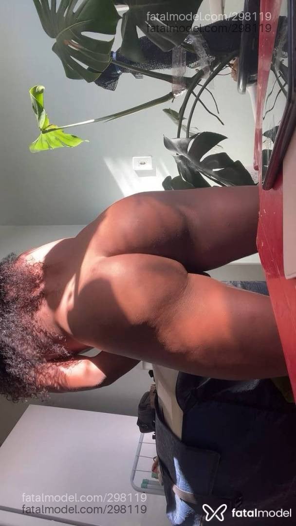 Acompanhante mulher trans com cabelo castanho de olhos pretos em Catalão - Catarine
