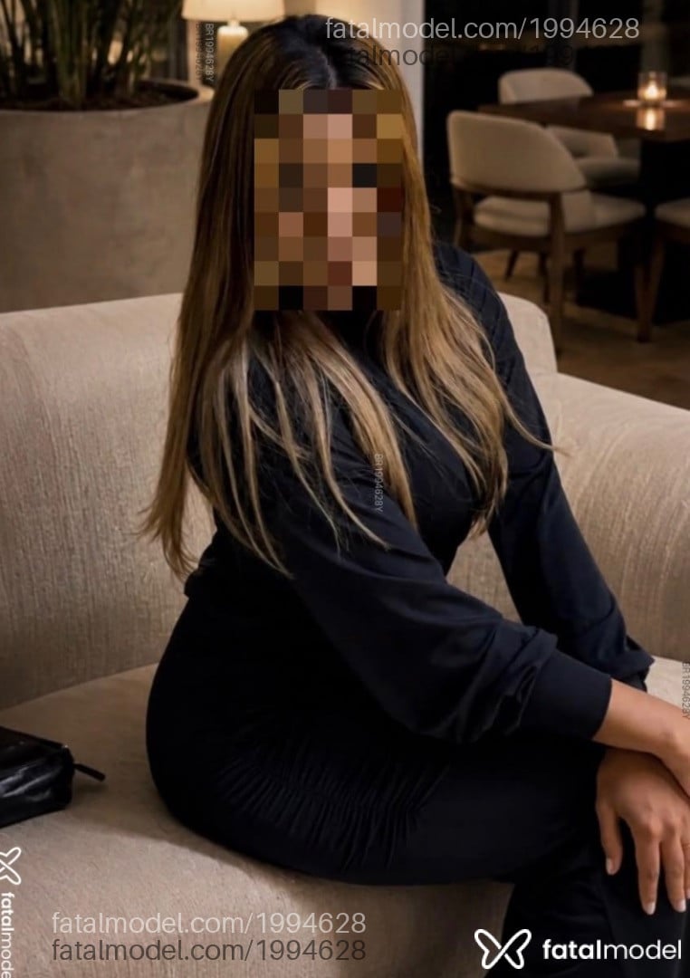 Acompanhante mulher loira (o) de olhos castanhos em Patos de Minas - Larissa Soares