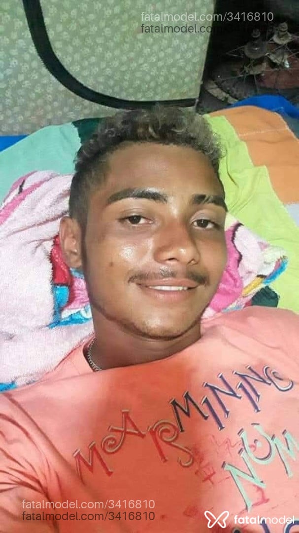 Acompanhante homem com cabelo castanho de olhos pretos em Sinop - Elias Doz