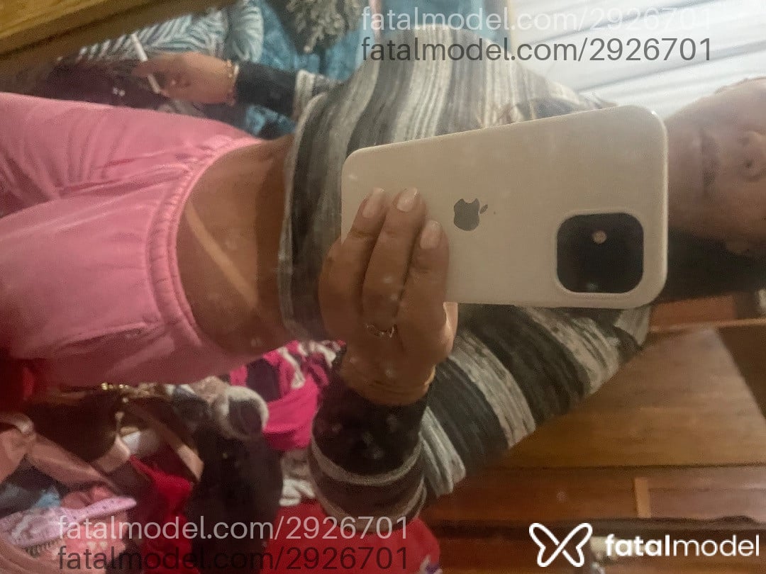 Acompanhante mulher com cabelo castanho de olhos castanhos em Cachoeirinha - Alyne