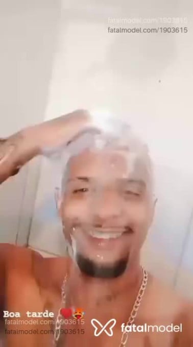 Acompanhante homem com cabelo castanho de olhos pretos em Nepomuceno - Leliis ferreira