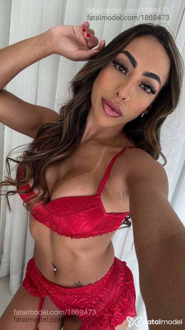 Acompanhante mulher morena (o) de olhos castanhos - Jade Milano