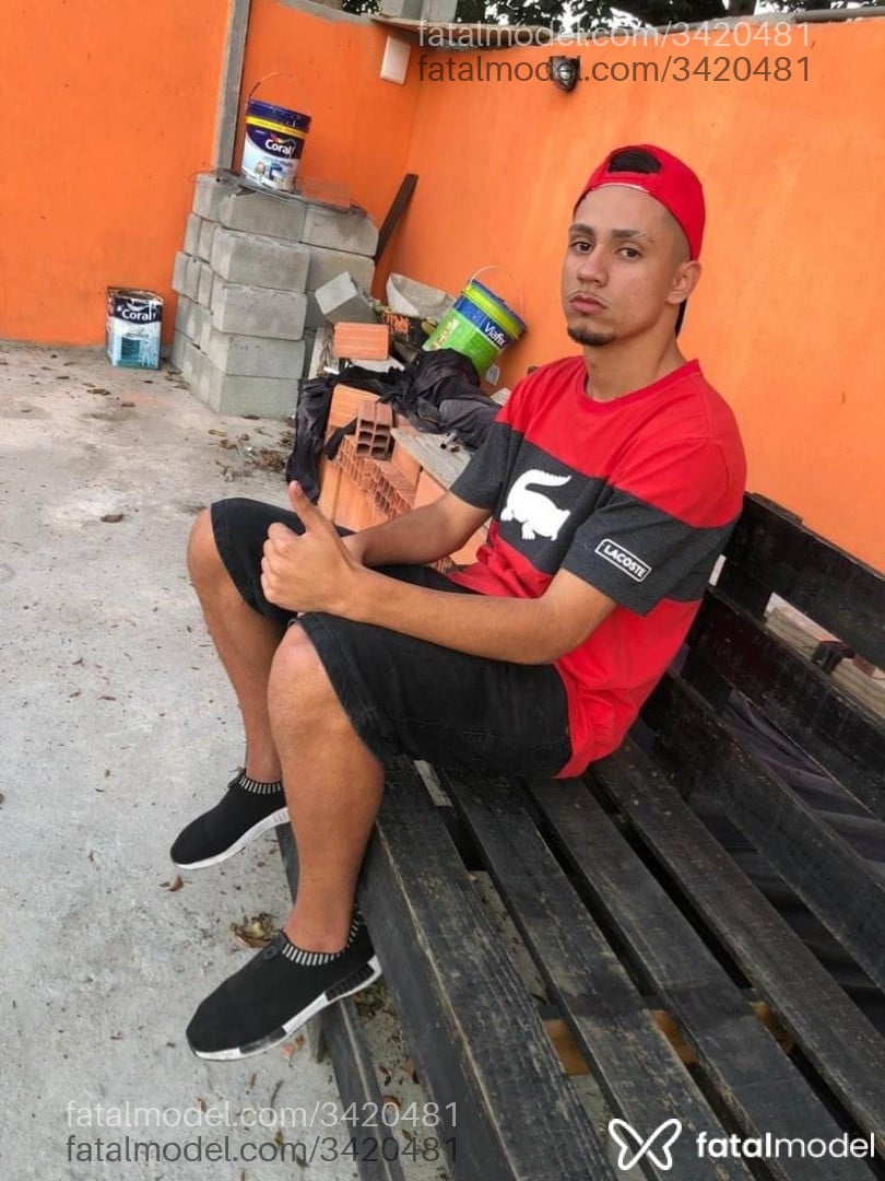 Acompanhante homem morena (o) de olhos castanhos em Virtual - Mabrantes