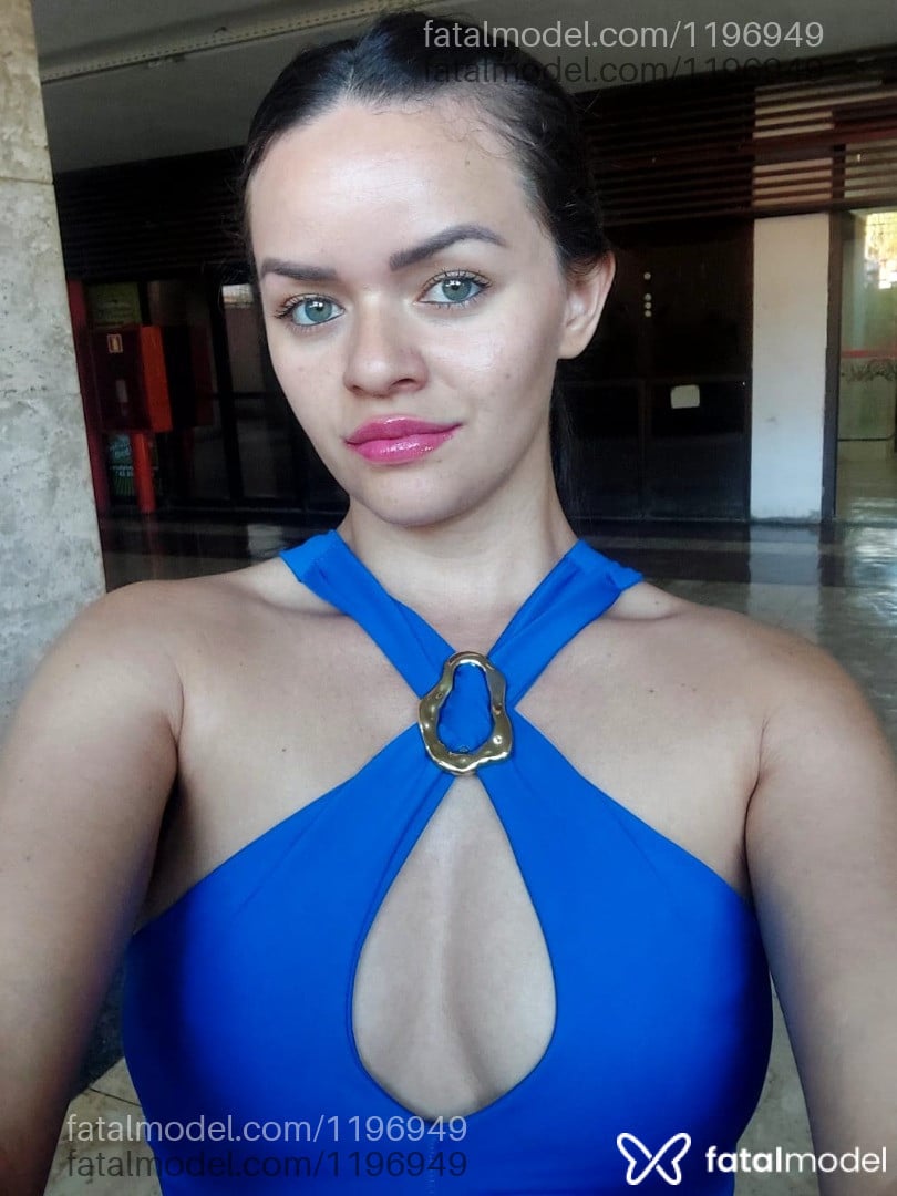 Acompanhante mulher loira (o) de olhos azuis em Virtual - YSA MODELLO