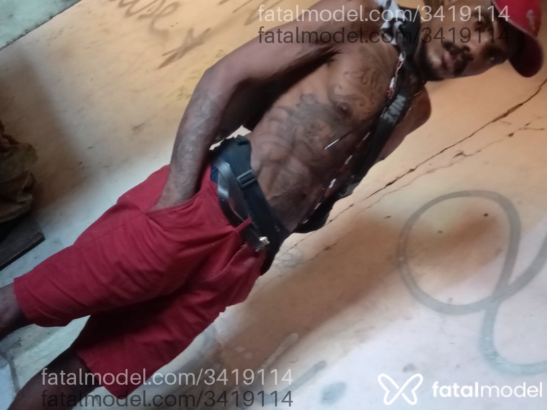 Acompanhante homem com cabelo castanho de olhos castanhos em Virtual - Devid