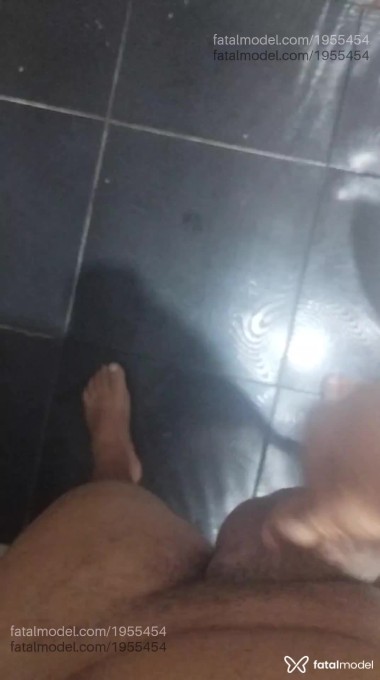 Acompanhante homem com cabelo castanho de olhos castanhos - Kauêë Acompanhante homem com cabelo castanho de olhos castanhos - Kauêë