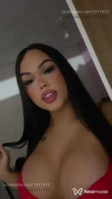Acompanhante mulher trans morena (o) de olhos castanhos - Larissa Souza Acompanhante mulher trans morena (o) de olhos castanhos - Larissa Souza