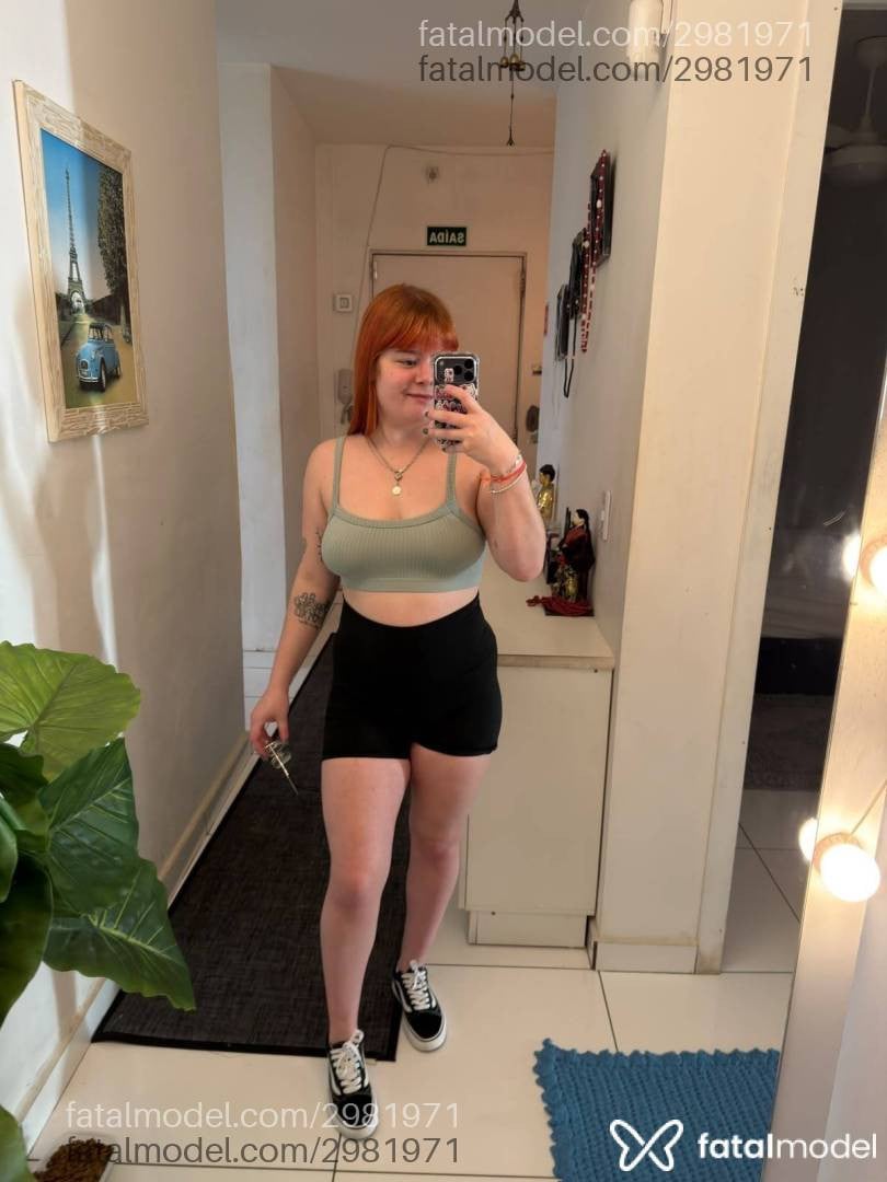 Acompanhante mulher ruiva (o) de olhos verdes - Nicole