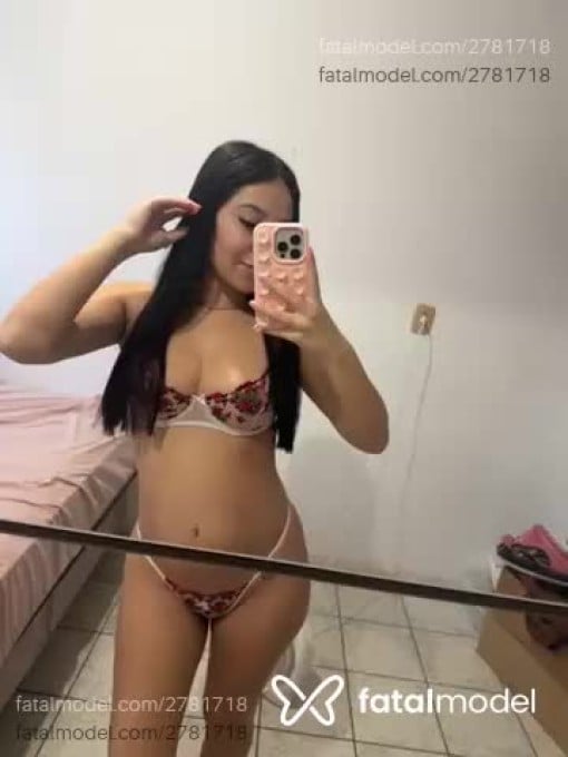 Acompanhante mulher morena (o) de olhos castanhos - Tiffany Acompanhante mulher morena (o) de olhos castanhos - Tiffany