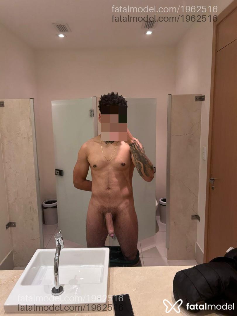Acompanhante homem com cabelo castanho de olhos castanhos em Porto Alegre - Misterioso