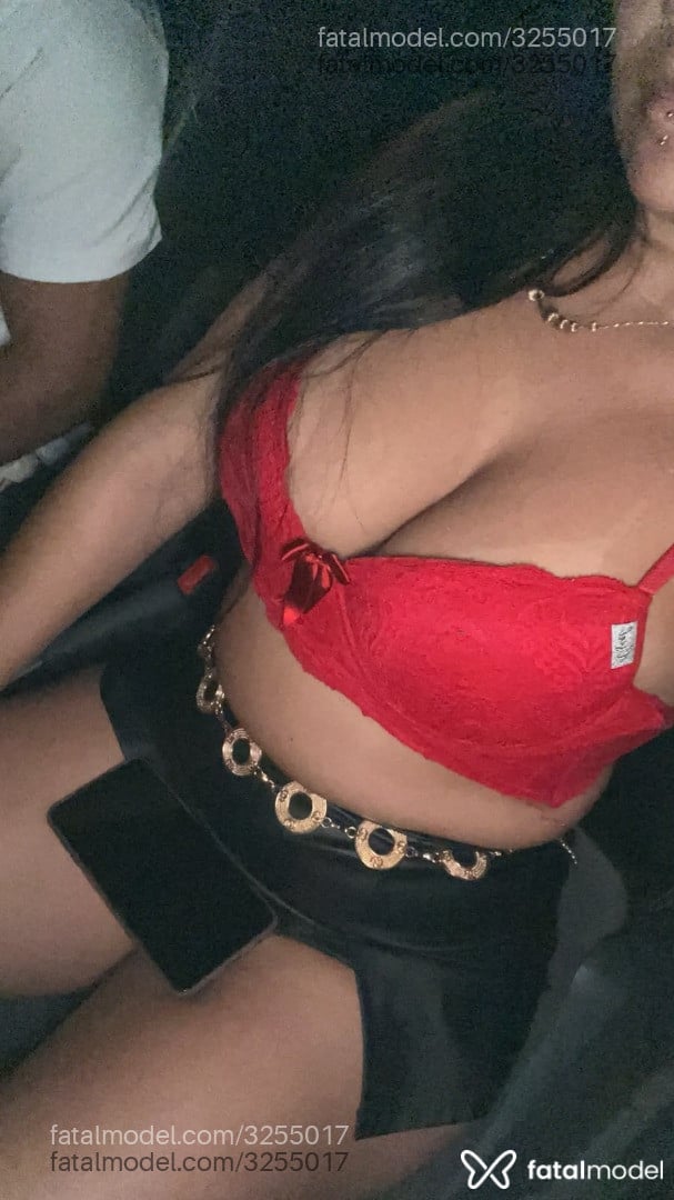 Acompanhante mulher morena (o) de olhos castanhos em Volta Redonda - Kíara Brandão