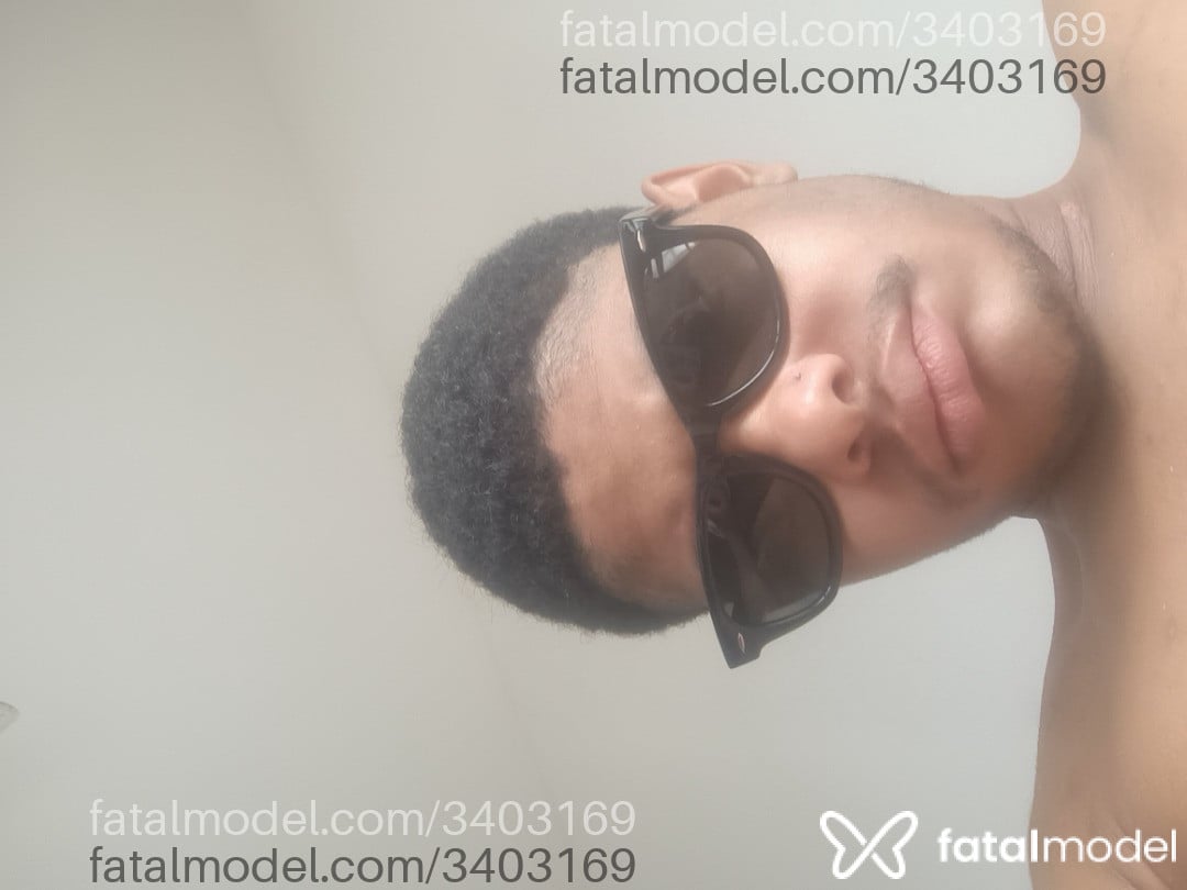Acompanhante homem morena (o) de olhos pretos - Neguinsortudo