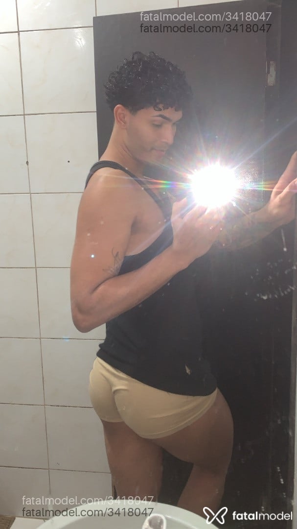 Acompanhante homem com cabelo castanho de olhos castanhos - Carlinha