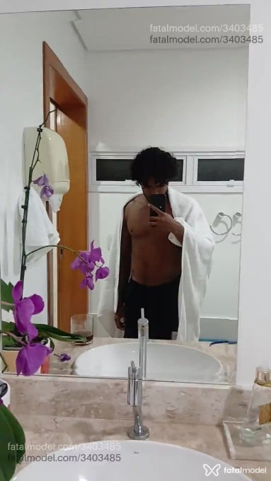 Acompanhante homem morena (o) de olhos pretos em Cuiabá Acompanhante homem morena (o) de olhos pretos em Cuiabá - Camargo
