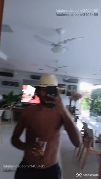 Acompanhante homem morena (o) de olhos pretos em Cuiabá Acompanhante homem morena (o) de olhos pretos em Cuiabá - Camargo