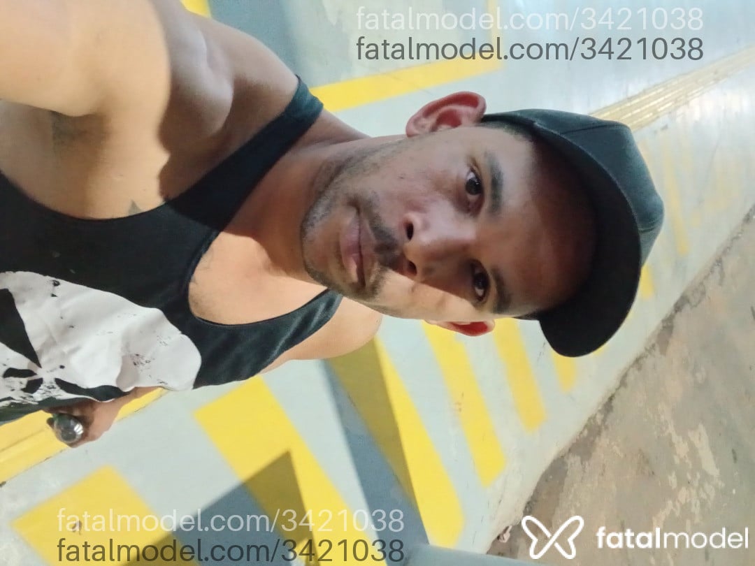Acompanhante homem com cabelo castanho de olhos castanhos em Goiânia - Cubano