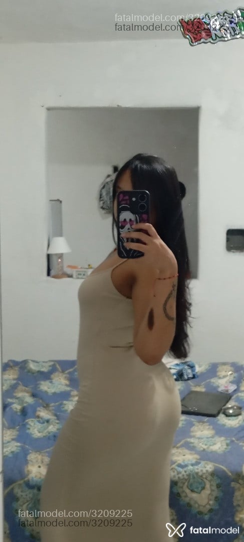Acompanhante mulher morena (o) de olhos castanhos - Ravena Acompanhante mulher morena (o) de olhos castanhos - Ravena