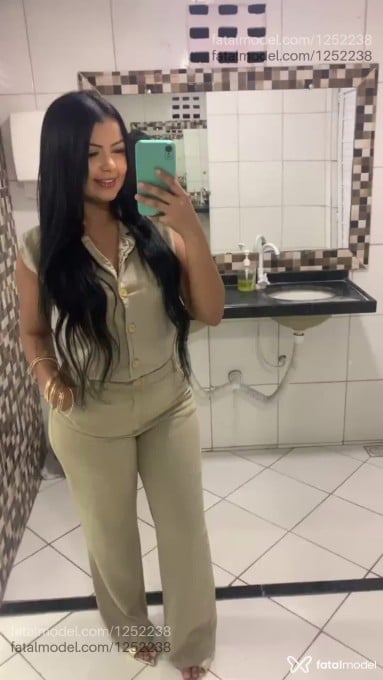Acompanhante mulher morena (o) de olhos pretos em Crateús Acompanhante mulher morena (o) de olhos pretos em Crateús - Hellen