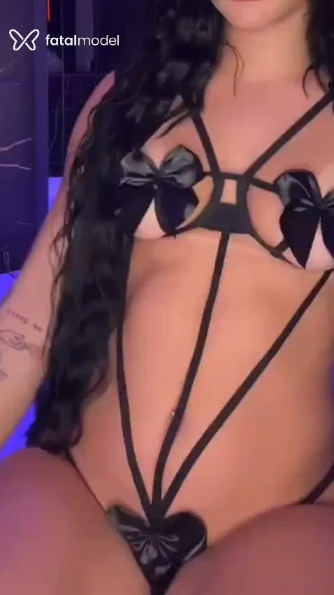 Acompanhante mulher com cabelo castanho de olhos castanhos - Mallu