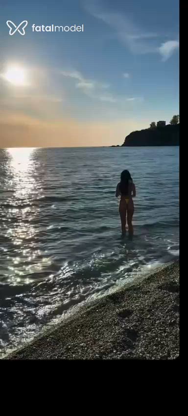 Acompanhante mulher com cabelo castanho de olhos castanhos - Mallu