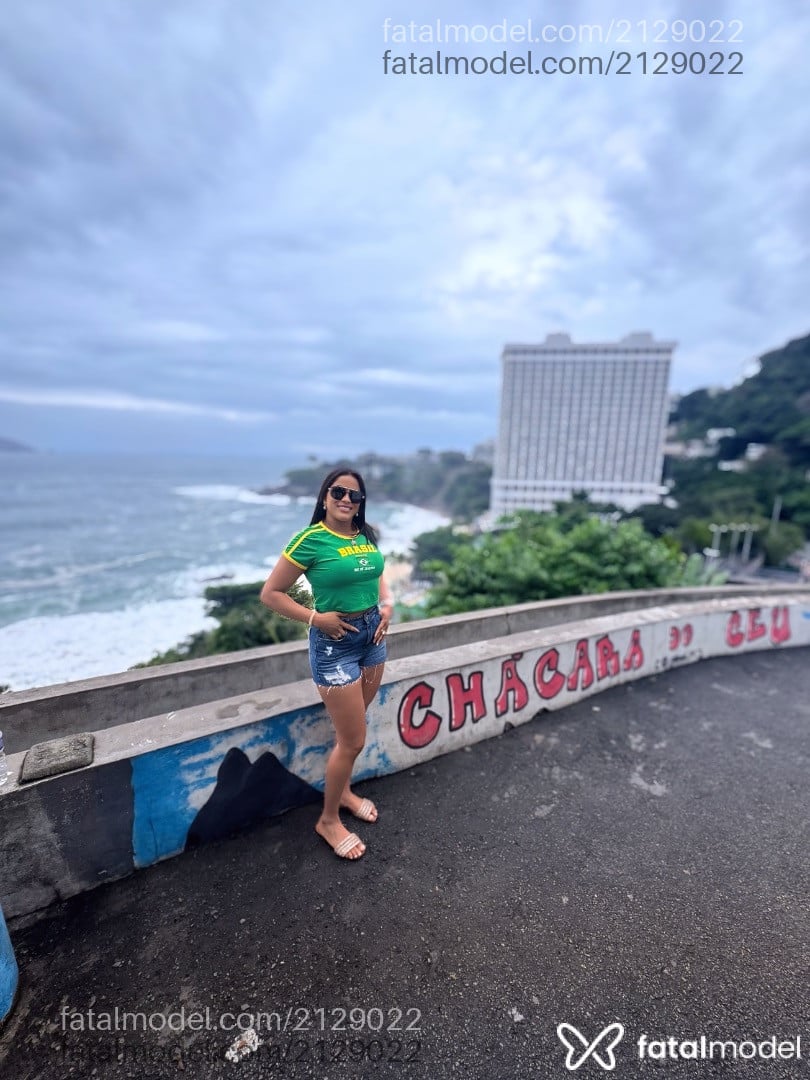 Acompanhante mulher morena (o) de olhos castanhos em Nova Crixás - Rebeca