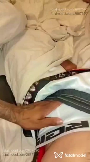 Acompanhante homem com cabelo castanho de olhos castanhos - Hugolobo