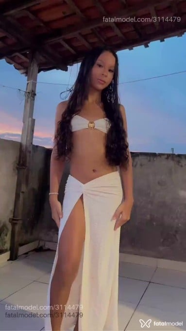 Acompanhante mulher trans morena (o) de olhos pretos - Cristiny Acompanhante mulher trans morena (o) de olhos pretos - Cristiny