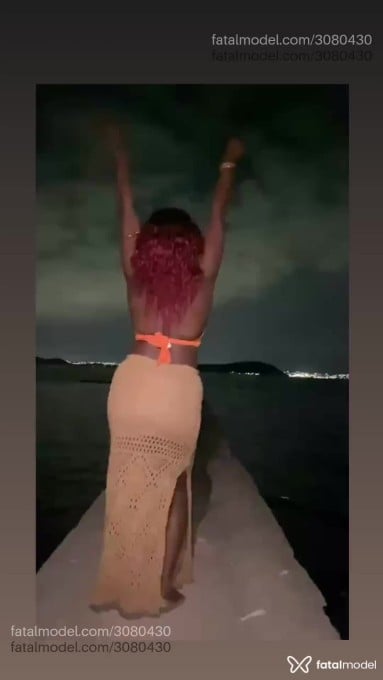 Acompanhante mulher morena (o) de olhos castanhos - Pérola Negra