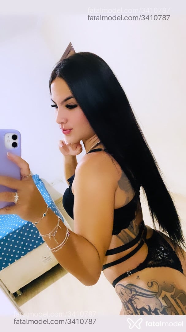 Acompanhante mulher morena (o) de olhos castanhos - Júlia Martinez