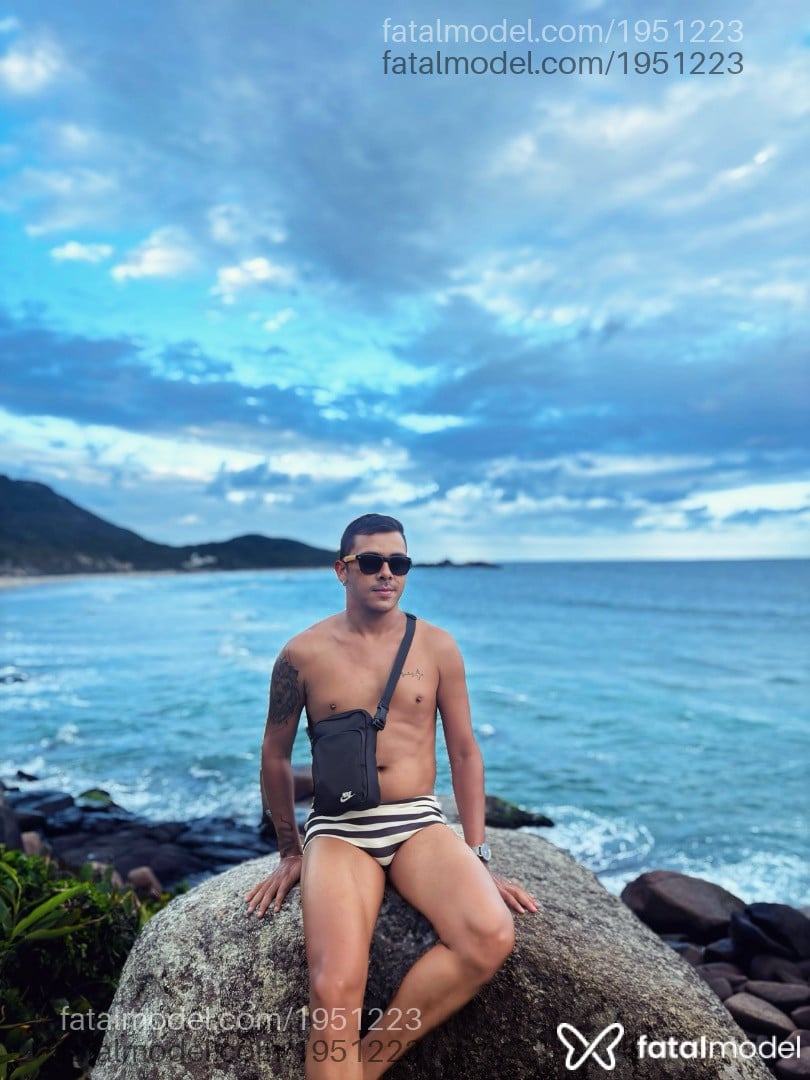 Acompanhante homem com cabelo castanho de olhos castanhos em Rio de Janeiro - Gabriel