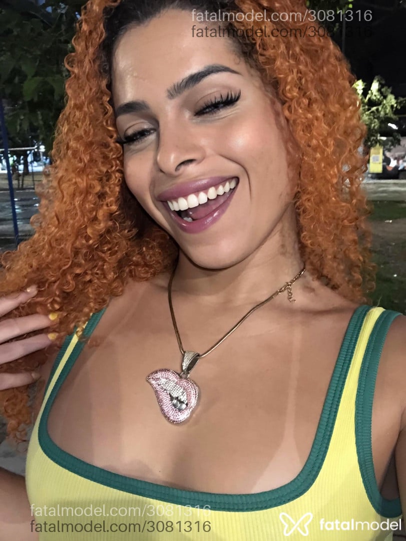 Acompanhante mulher trans ruiva (o) de olhos castanhos em Recife - Melynda