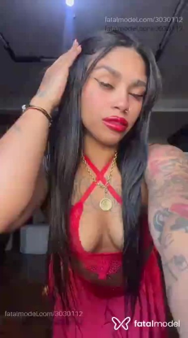 Acompanhante mulher morena (o) de olhos castanhos - Maitê Khalifa Acompanhante mulher morena (o) de olhos castanhos - Maitê Khalifa