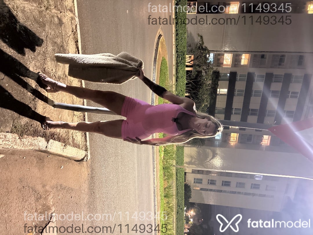 Acompanhante travesti loira (o) de olhos mel em Brasília - Renata Alves