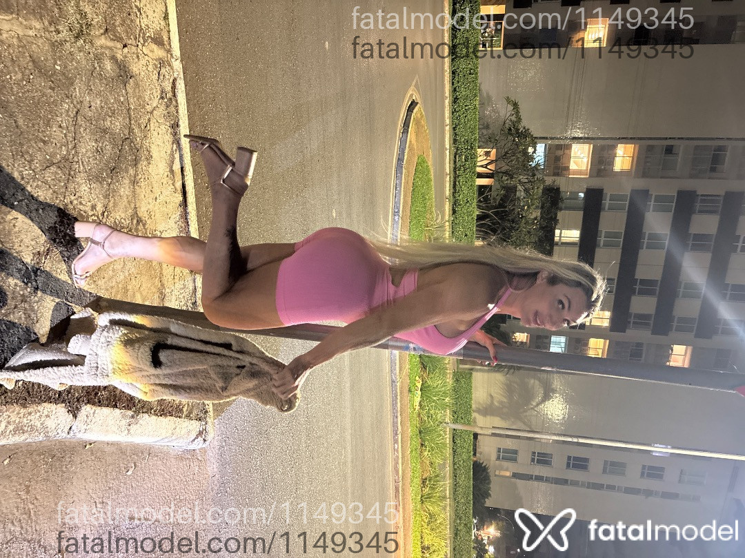 Acompanhante travesti loira (o) de olhos mel em Brasília - Renata Alves